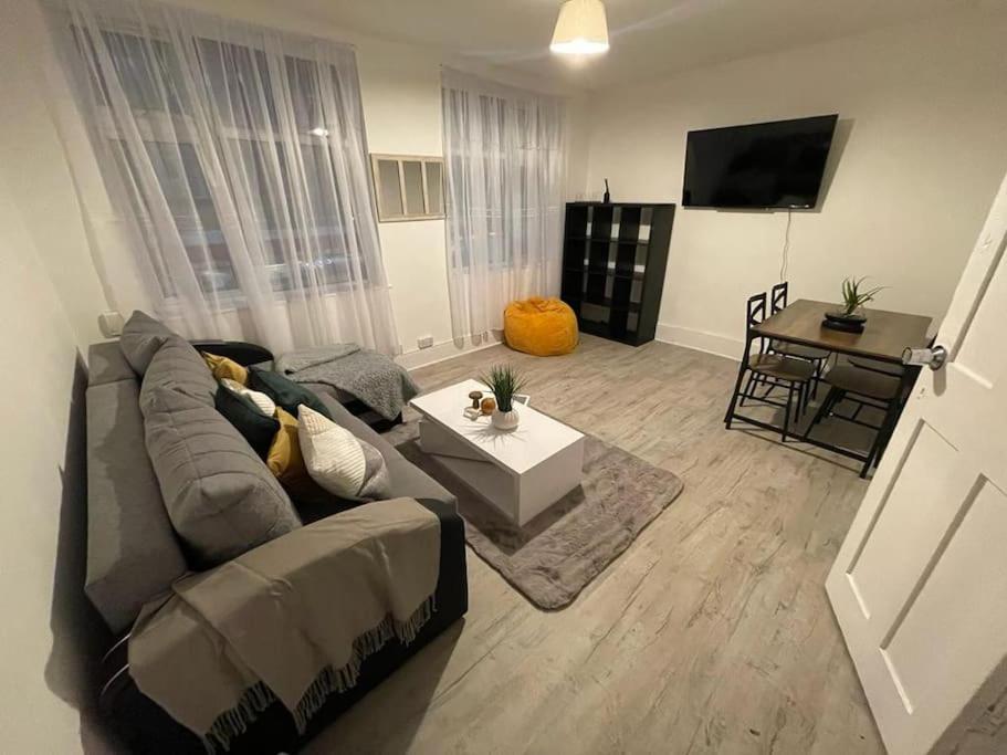 Spacious 2 Bedroom On Tower Bridge London Luaran gambar