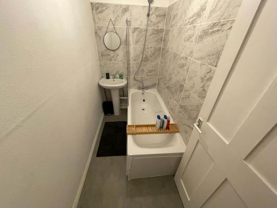 Spacious 2 Bedroom On Tower Bridge London Luaran gambar